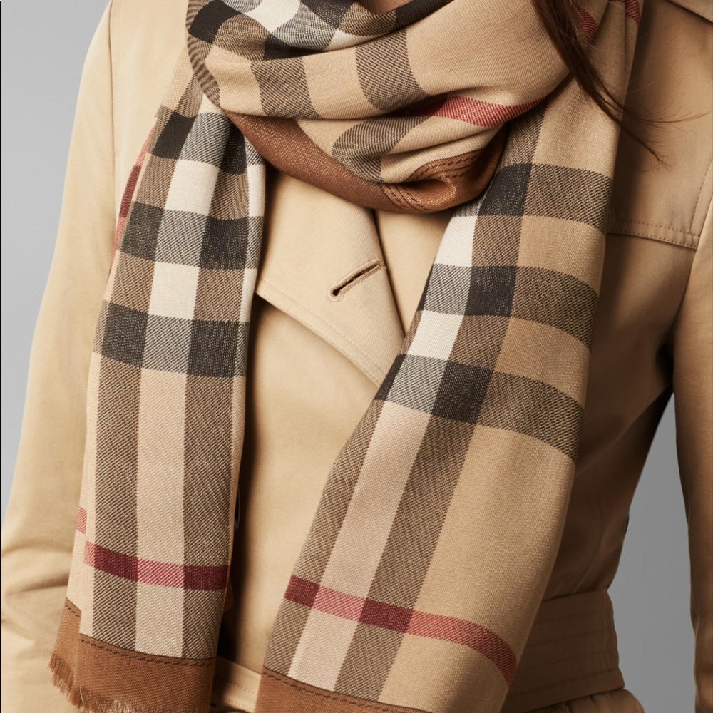 Burberry haymarket scarf